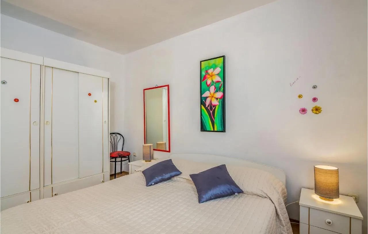 Nice Apartment In Cres With House Sea View 0*,