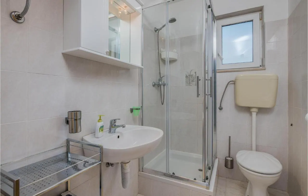 Nice Apartment In Cres With House Sea View